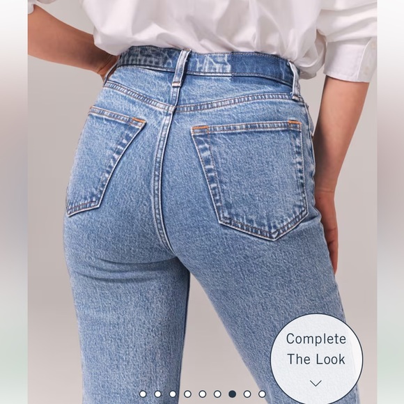 Abercrombie & Fitch Curve Love 90’s Straight Jean - Picture 2 of 5